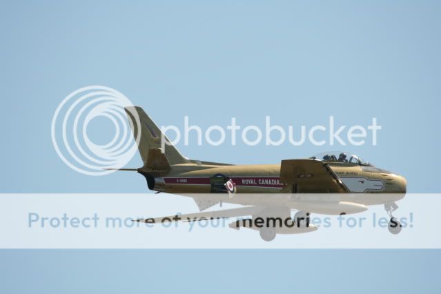 http://i432.photobucket.com/albums/qq44/hamden25/lethbridgeintairshow179.jpg